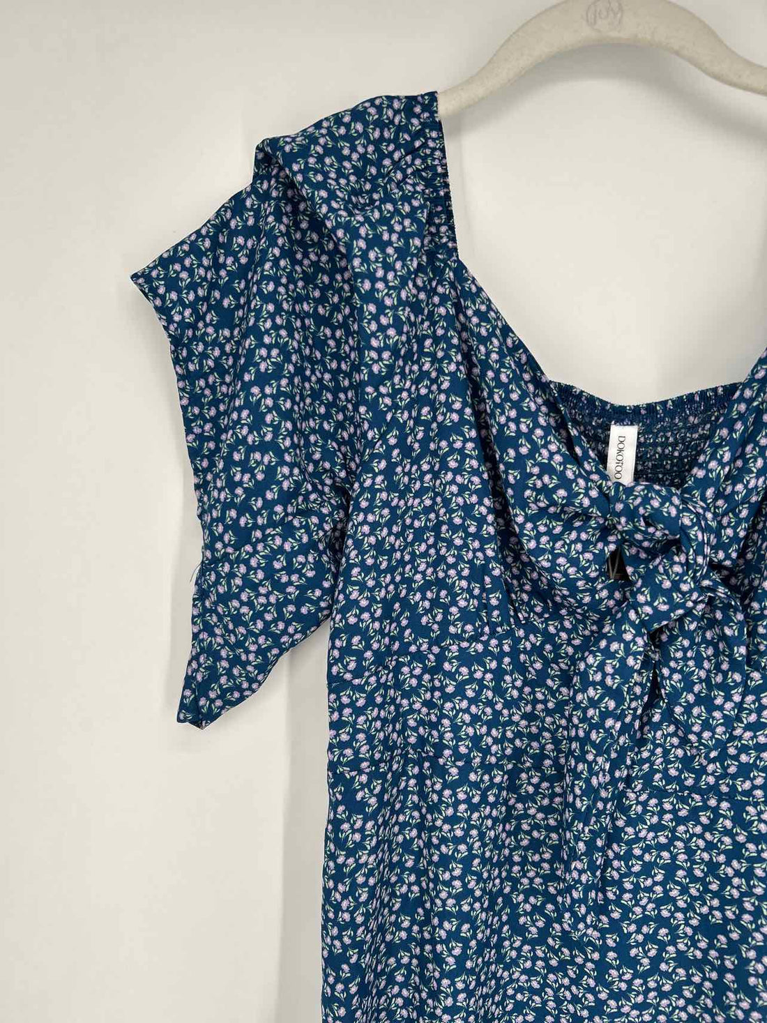 Dokotoo Size S Navy Floral NWT Dress