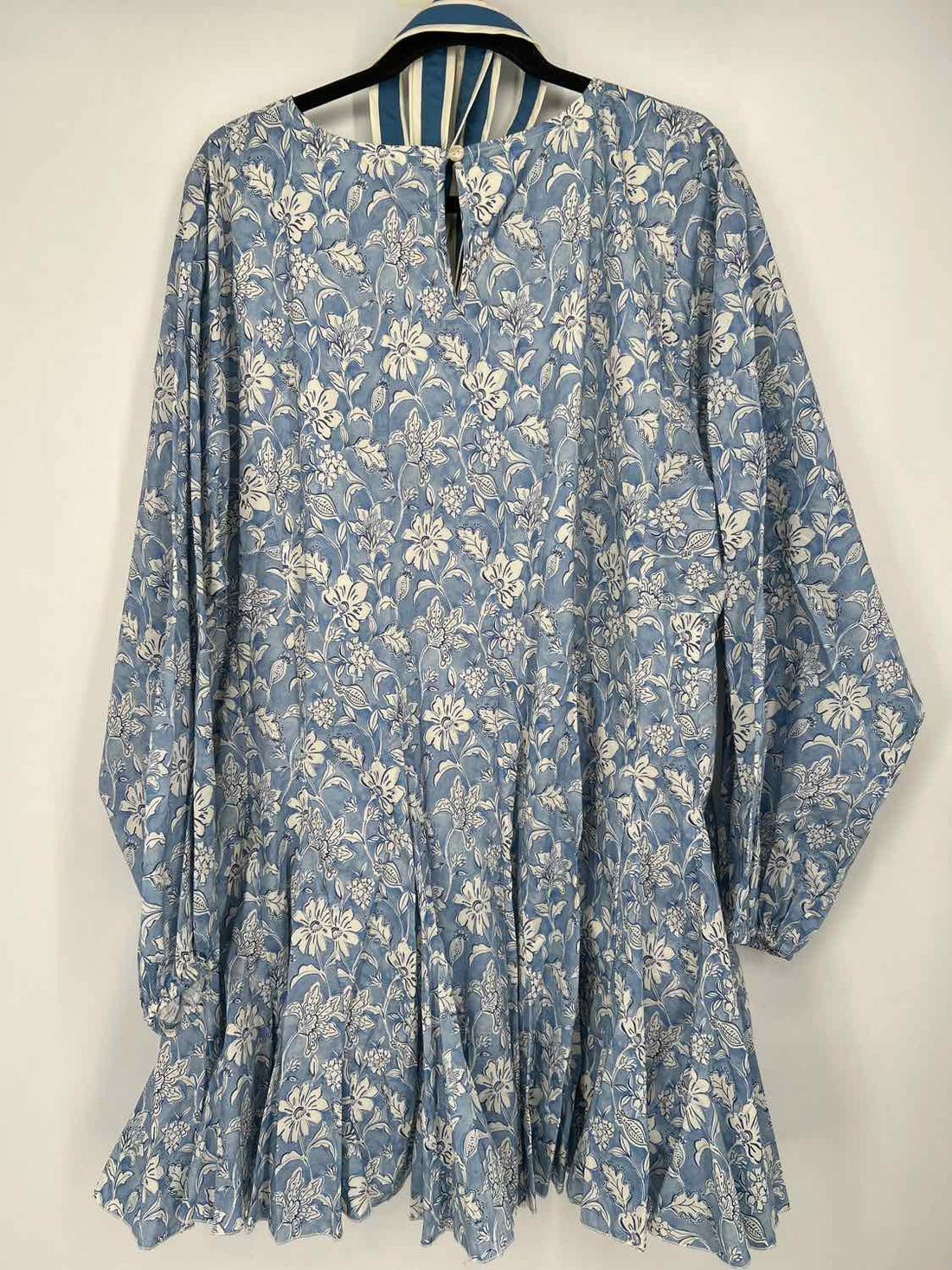 Shop The Mint Size XL Light Blue & White Floral Long Sleeve Dress