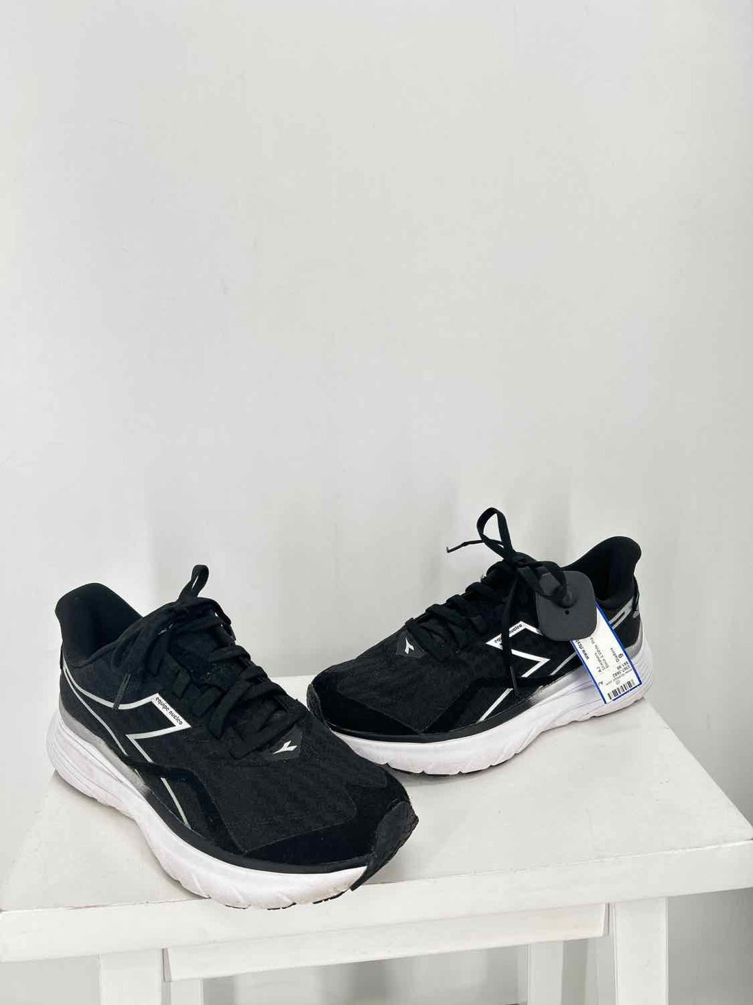 Diadora Women Size 9 Black & White Sneakers
