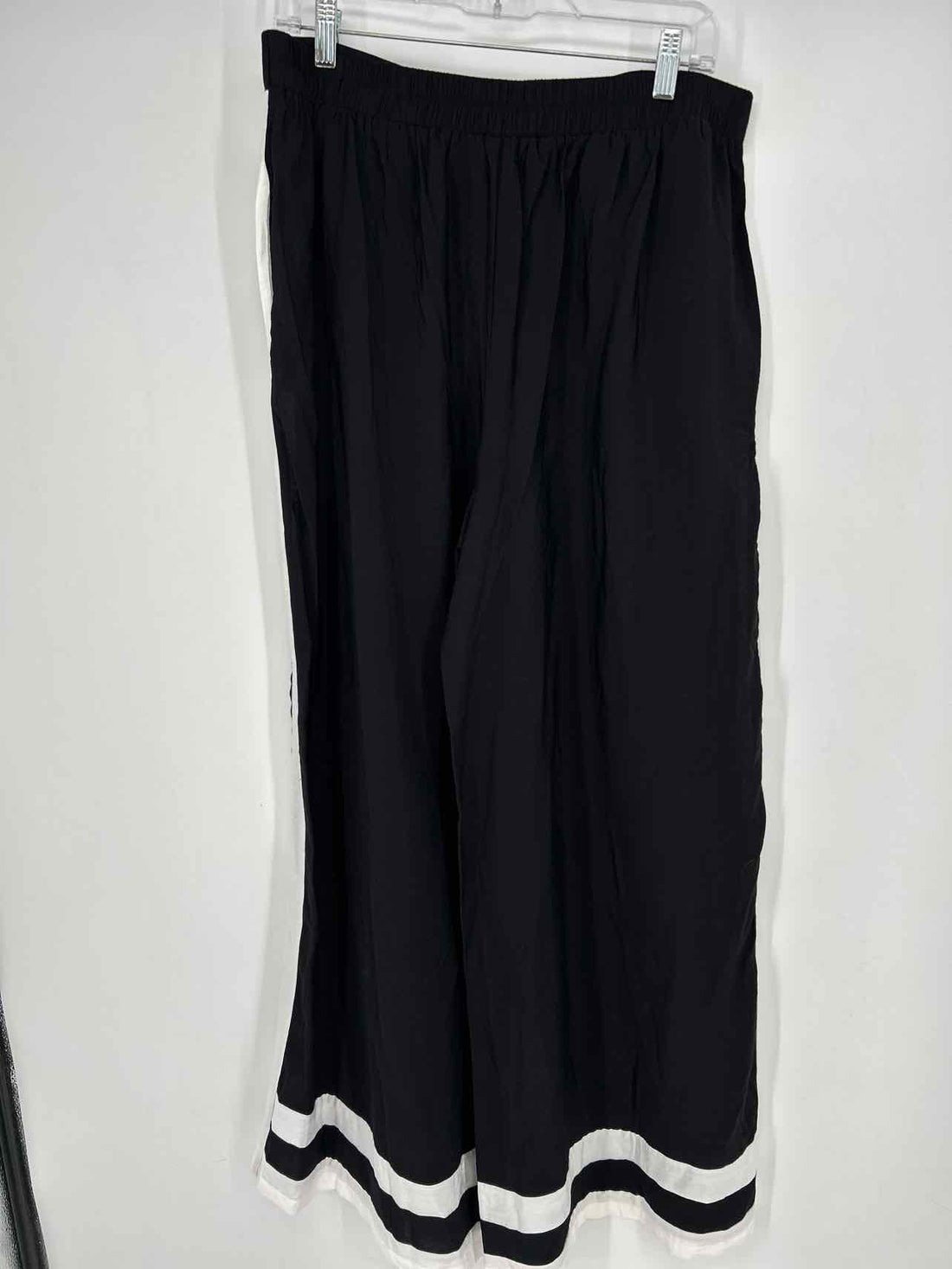 Mary Square Size L Black & White NWT Pants