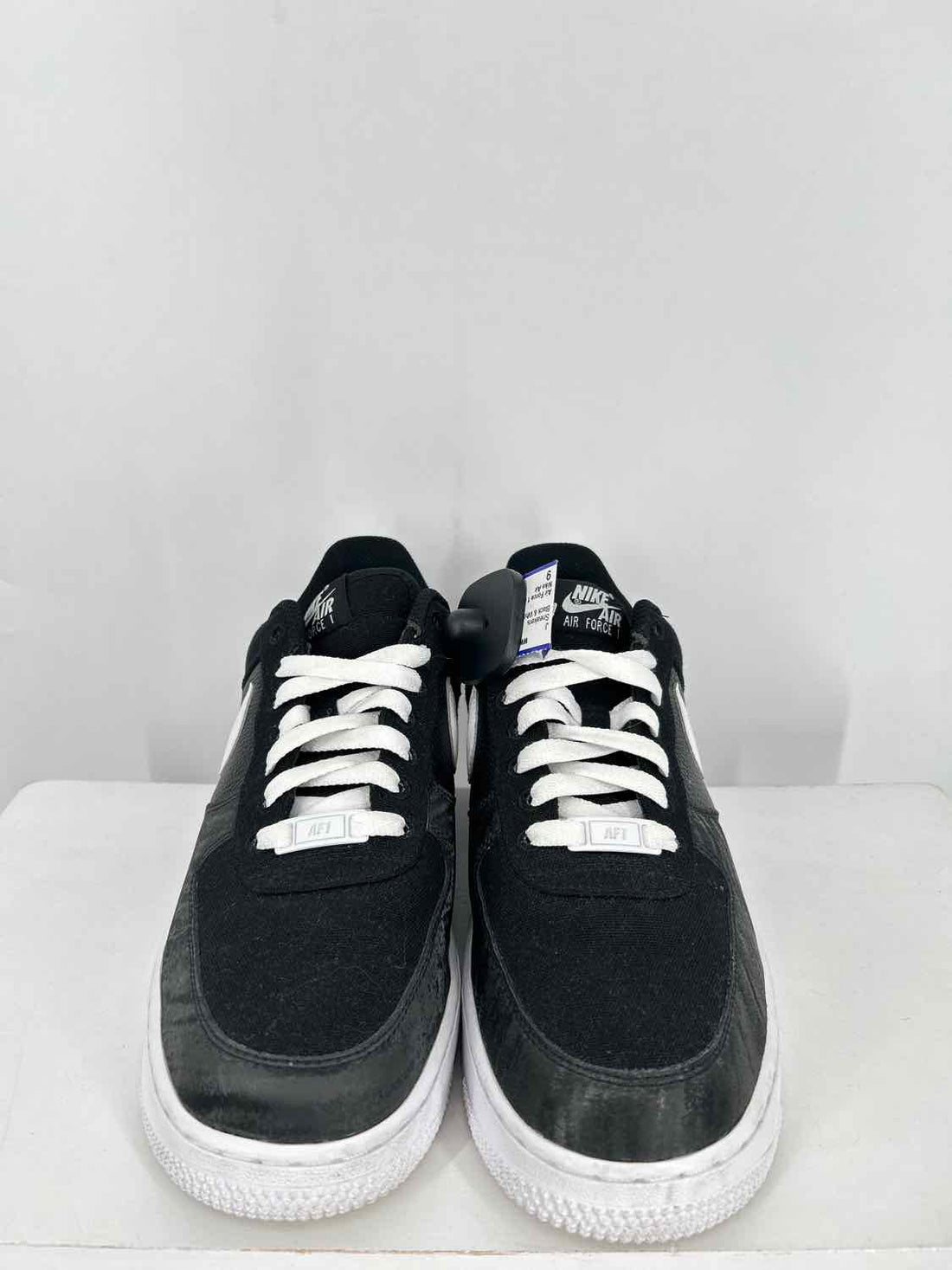 Nike Air Women Size 9 Black & White Sneakers