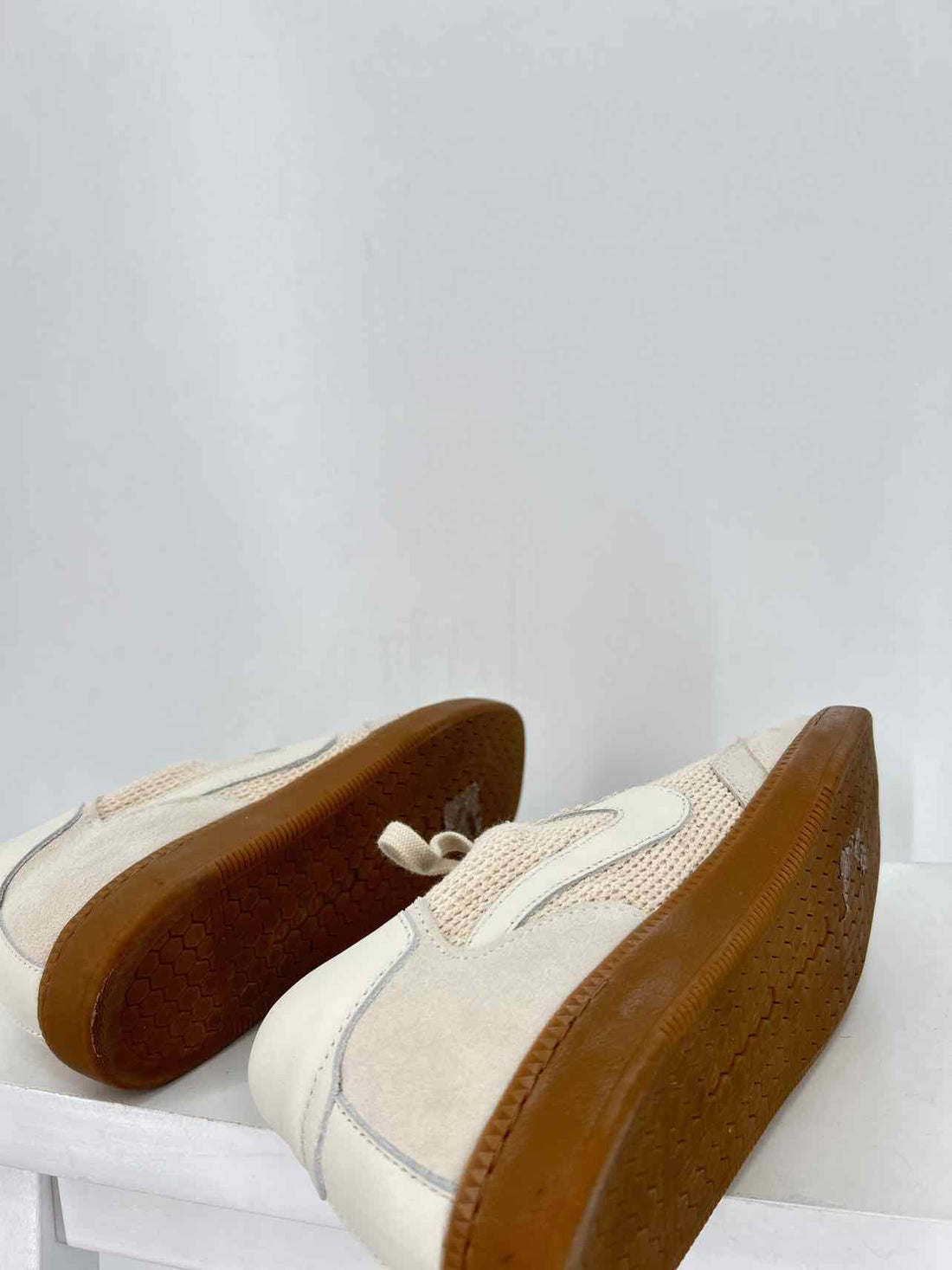 Dolce Vita Women Size 8 Off White Colorblock Sneakers