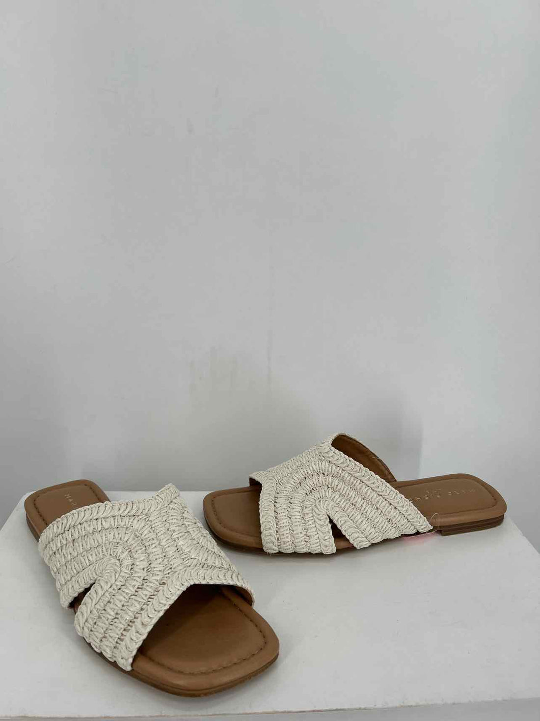 Marc Fisher Women Size 8.5 White Straw Sandals