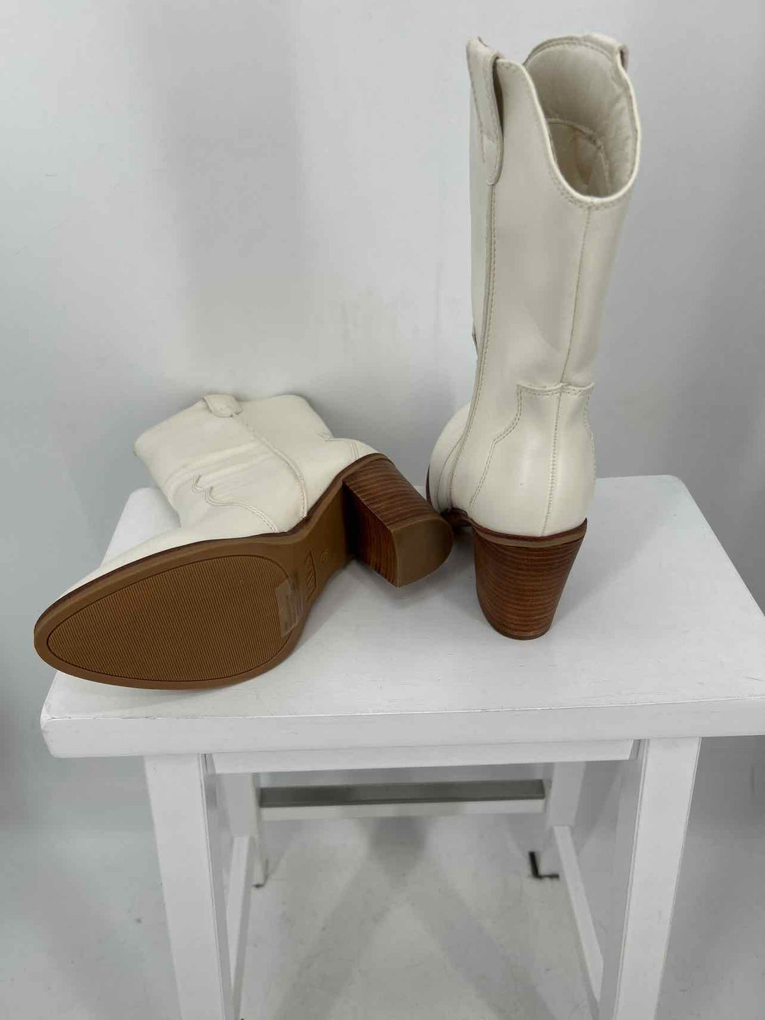 Mia Women Size 9 White Raylyn Western Mid Calf Boot