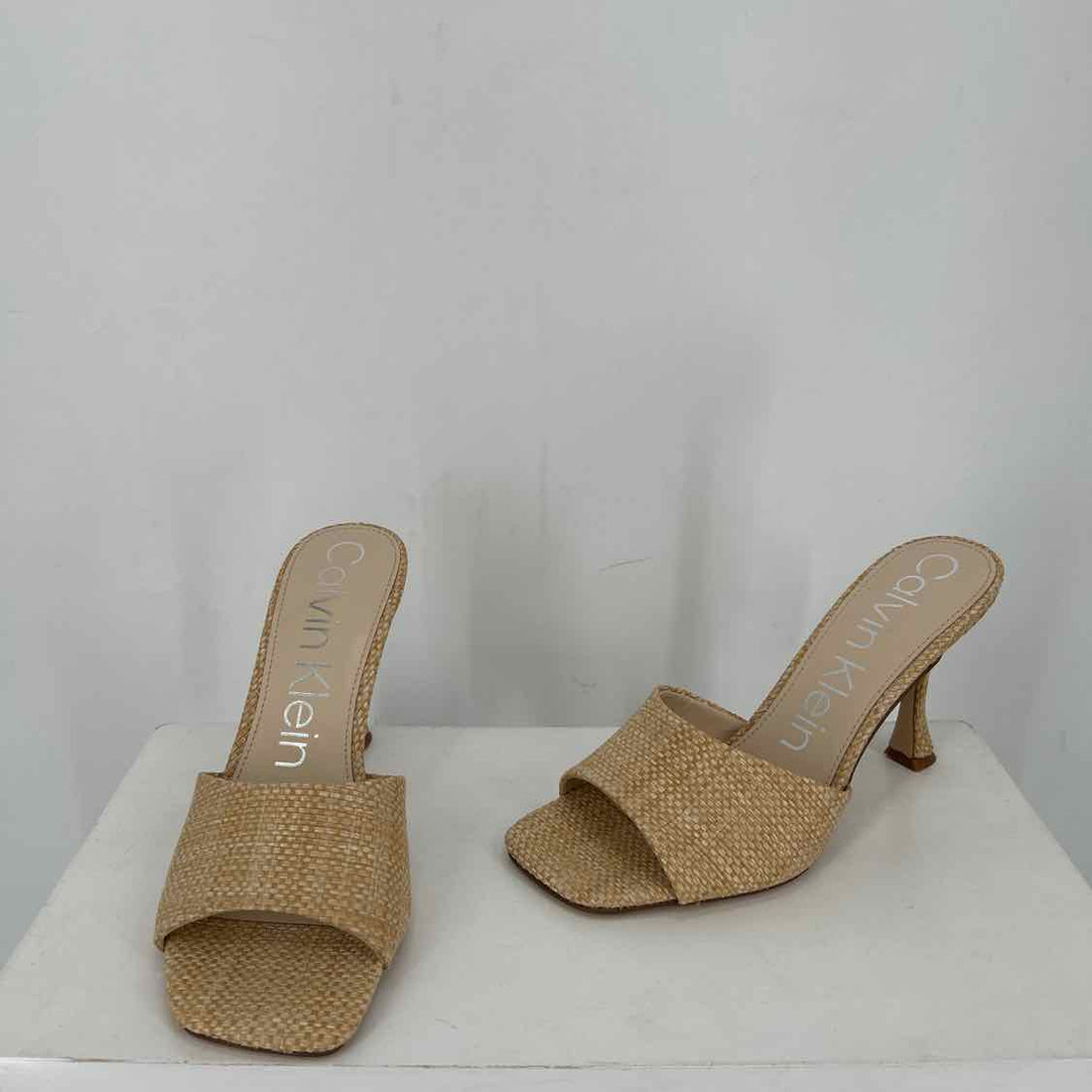 Calvin Klein Women Size 10 Raffia Heels
