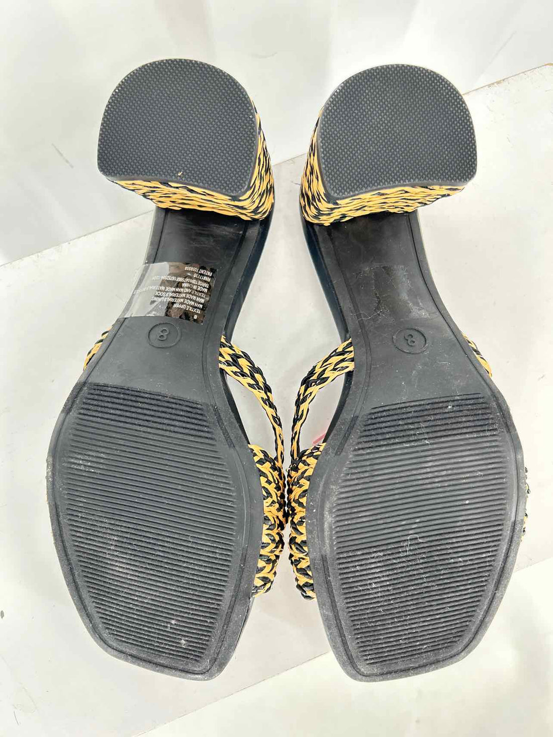 Universal Thread Women Size 8 Black Print Straw Sandals