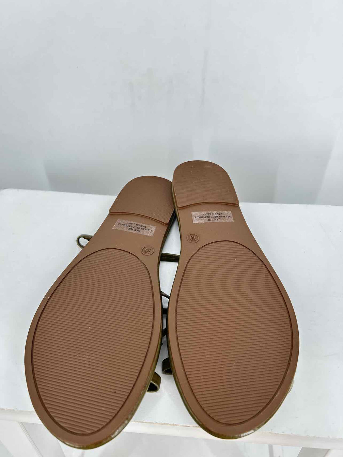 Cushionaire Women Size 10 Olive Sandals