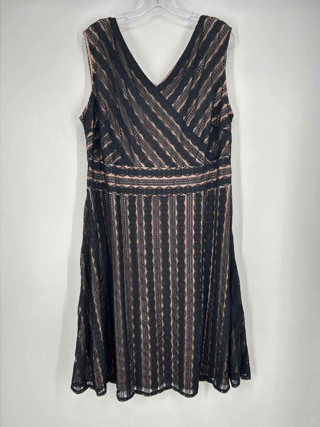 CB Signature Size 18W Black Lace Sleeveless Dress