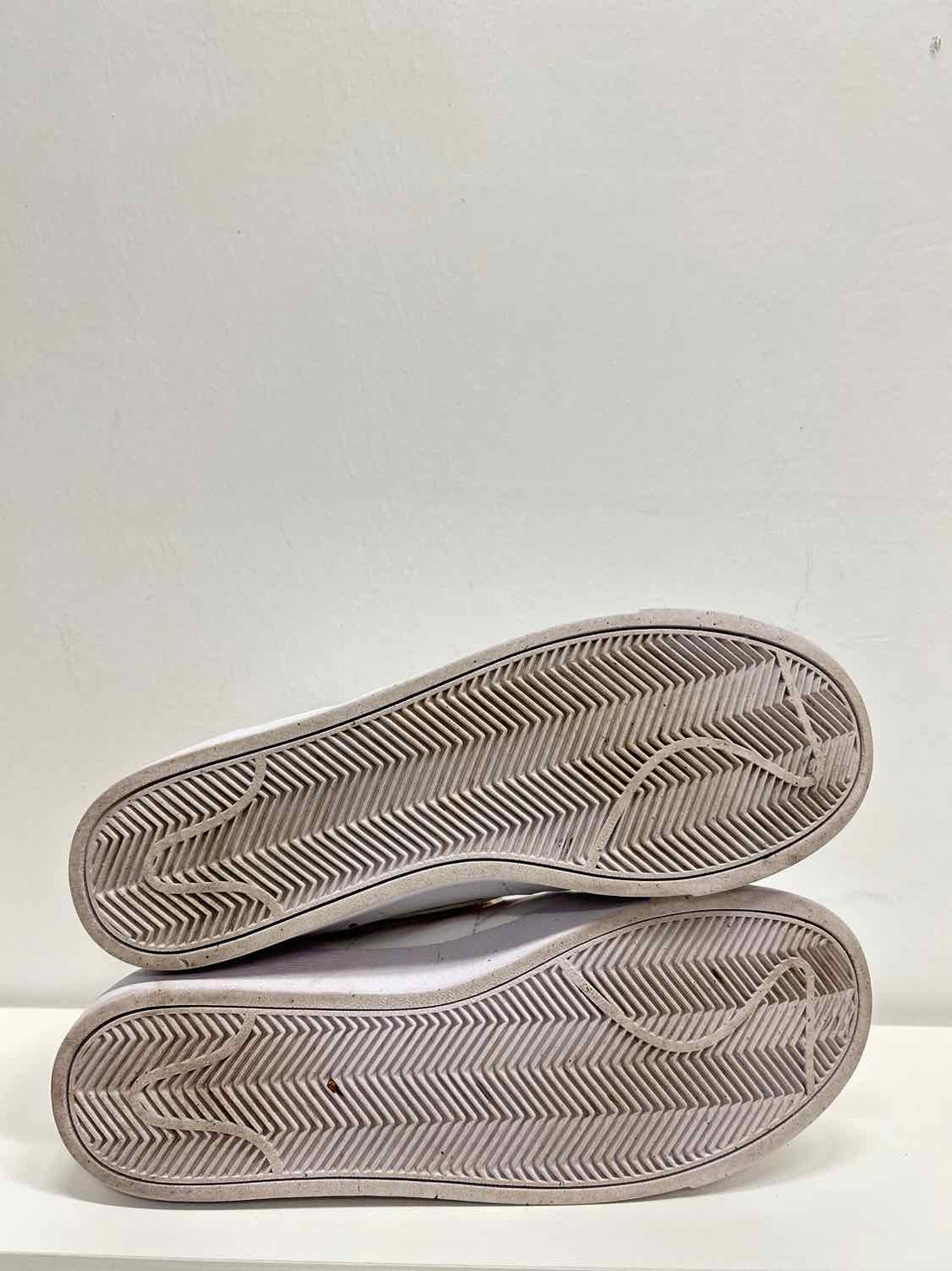 Nike Women Size 8.5 White Sneakers