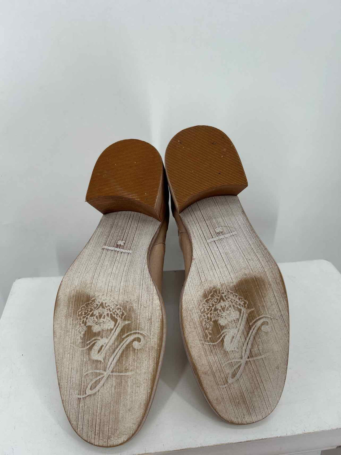 Free People Women Size 38 (7.5-8) Beige Essential Chelsea Boot