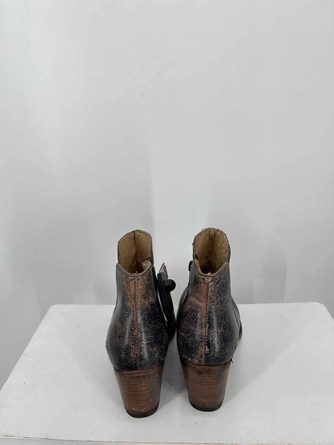 Bedstu Women Size 7 Distressed Brown Leather Ankle Boot