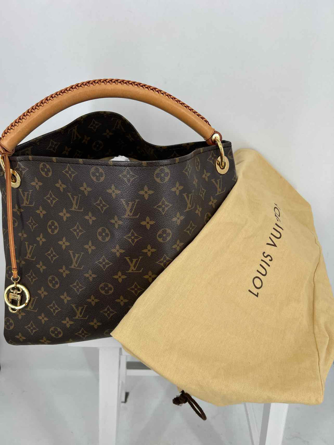 Louis Vuitton Brown Monogram Coated Canvas Excellent Condition LUXURY