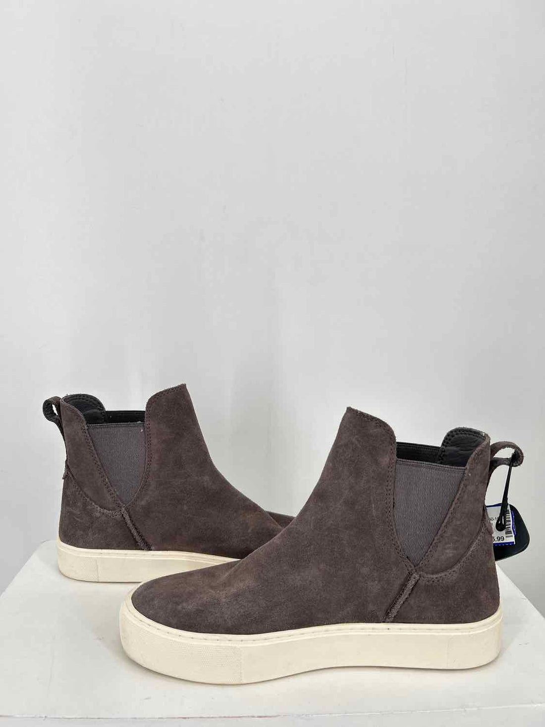 Ugg Mauna Chelsea sneaker boot Women Size 8 Gray Ankle Boot