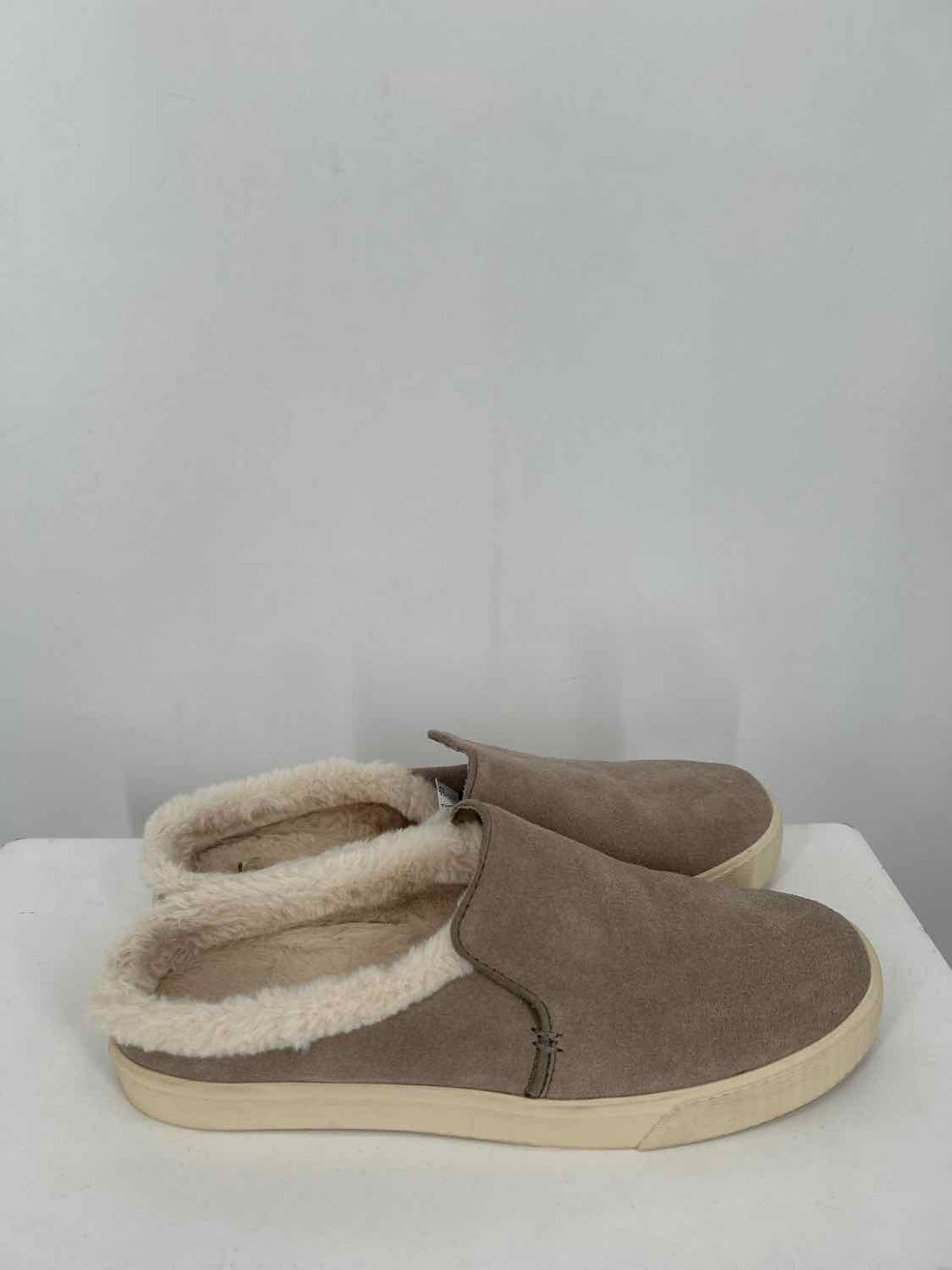 Toms Women Size 10 Taupe Faux Fur Mules