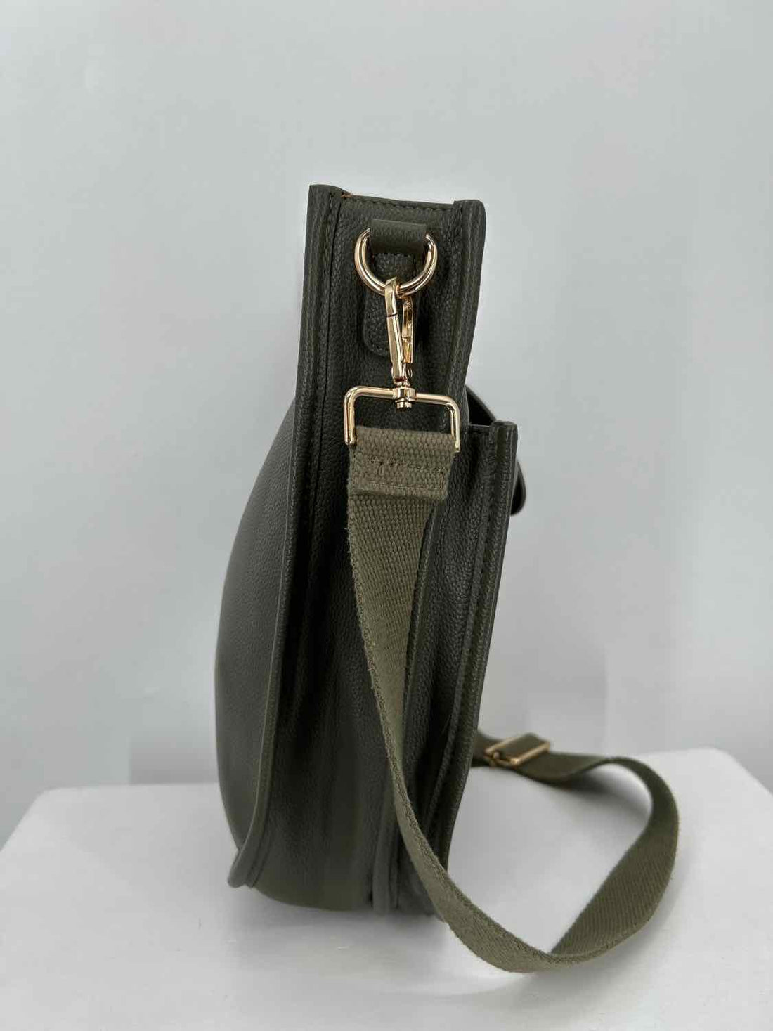Ahdorned Green Pebbled Leather Messenger