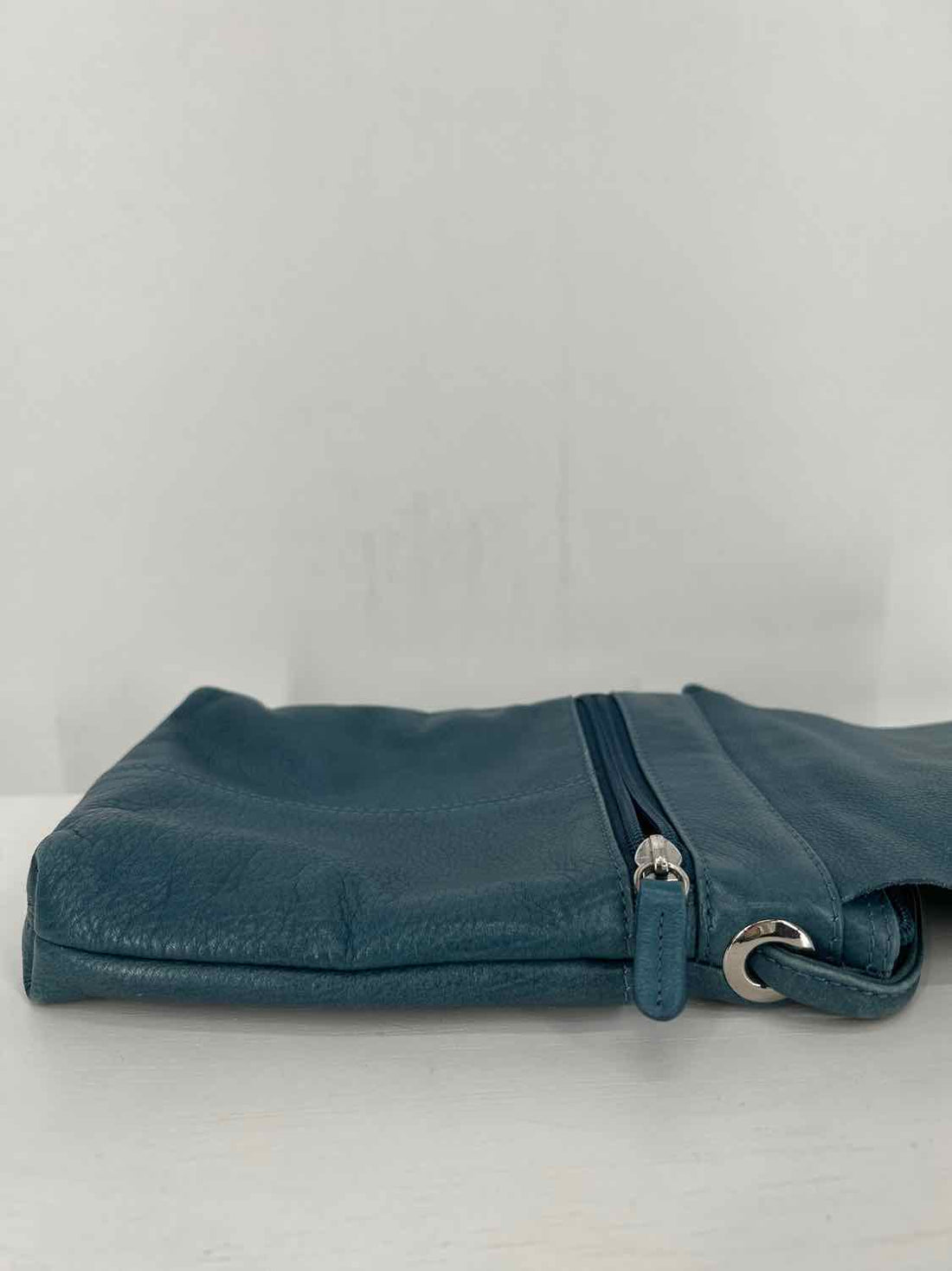 ILI Blue Crossbody