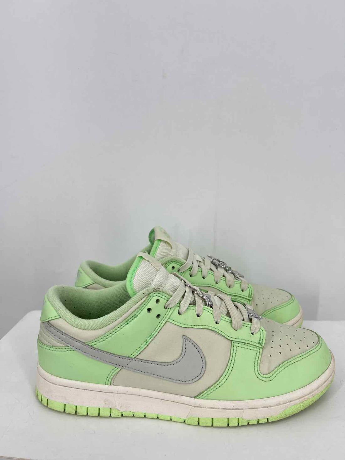 Nike Women Size 8.5 Light Green Sneakers