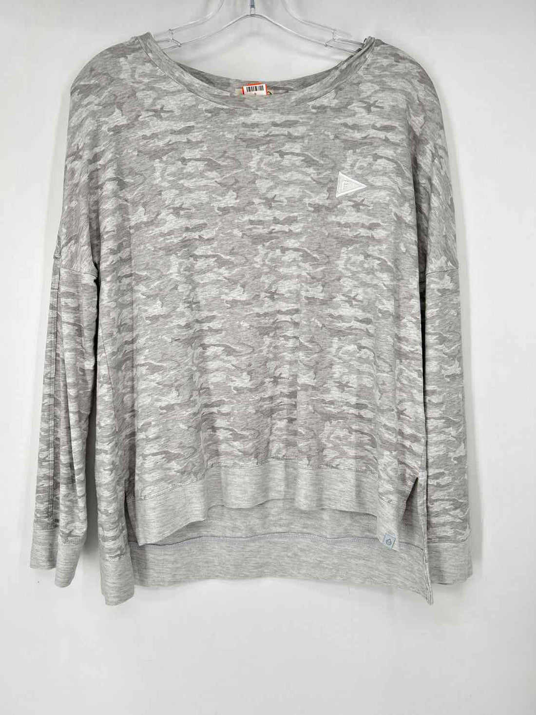 Tasc Size M Gray Camo Long Sleeve