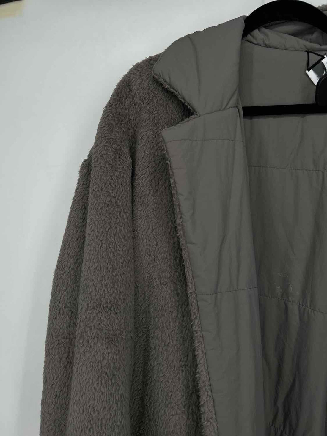 Vuori Size S Gray Reversible Coat
