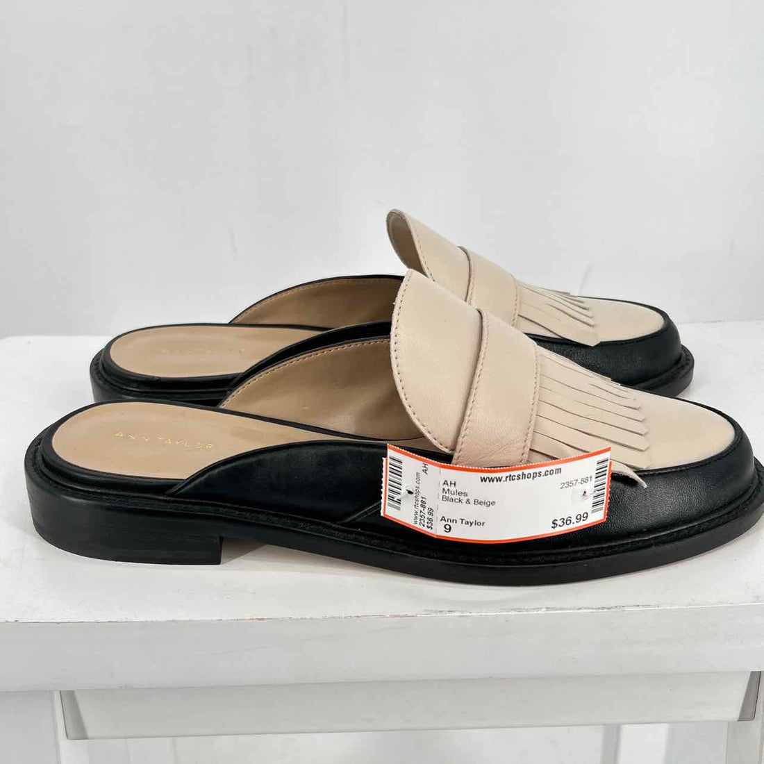 Ann Taylor Women Size 9 Black & Beige Mules