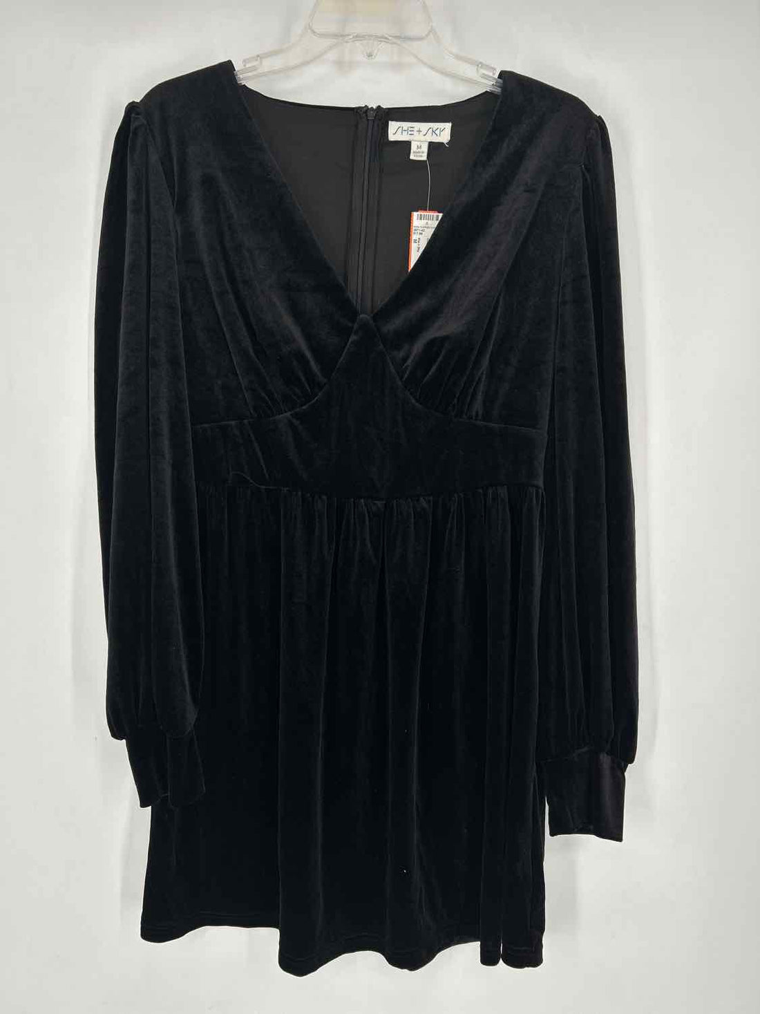 She + Sky Size M Black Velvet Long Sleeve Dress