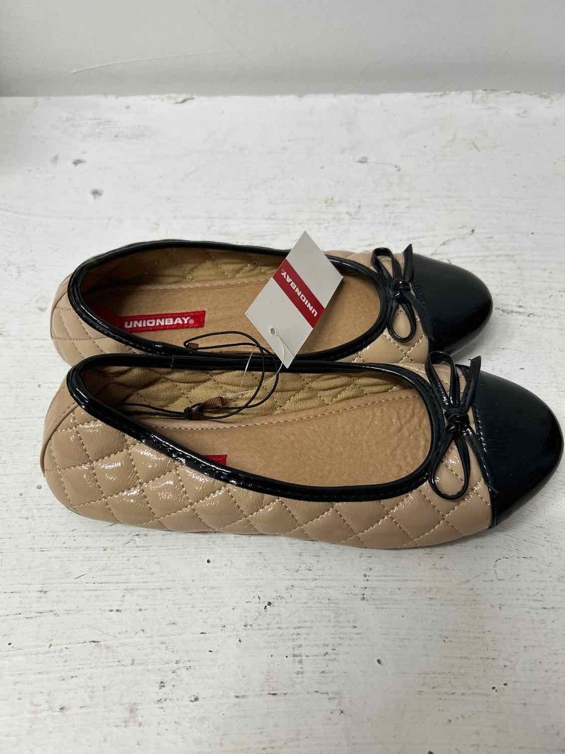 Union Bay Women Size 7 Black & Tan NWT Flats