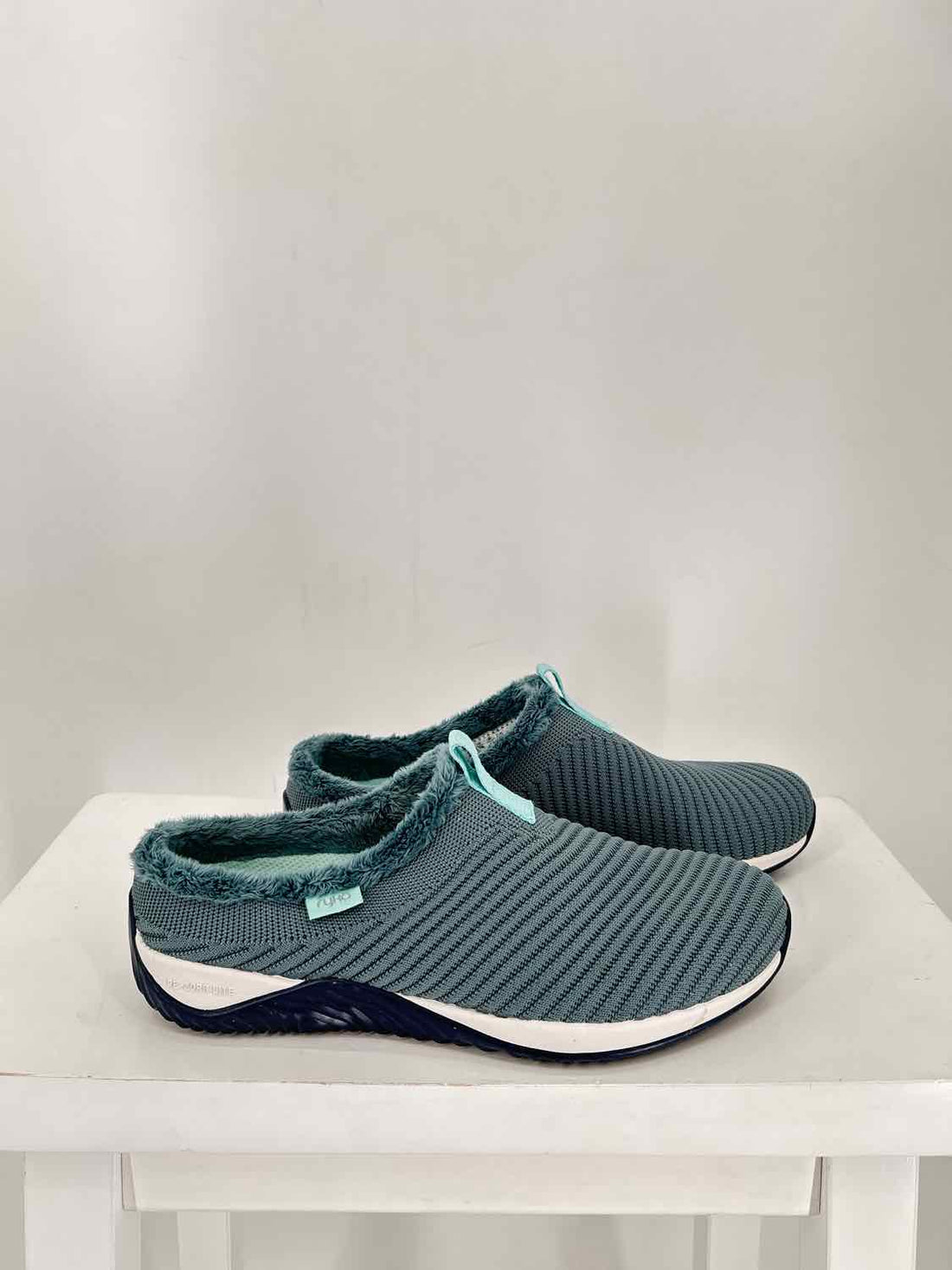 Ryka Women Size 7 Teal Sneakers