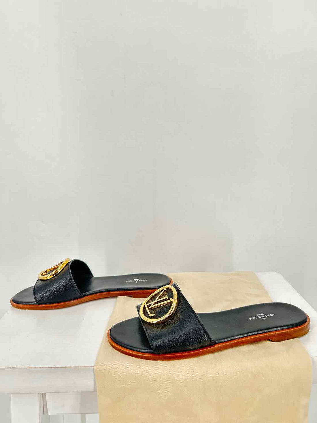 Louis Vuitton Women Size 37(6) Black Leather Lock It Flat Sandal LUXURY