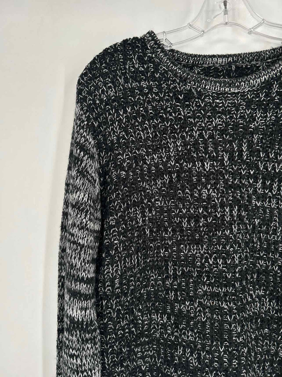 Native Youth Size M Black & White Sweater