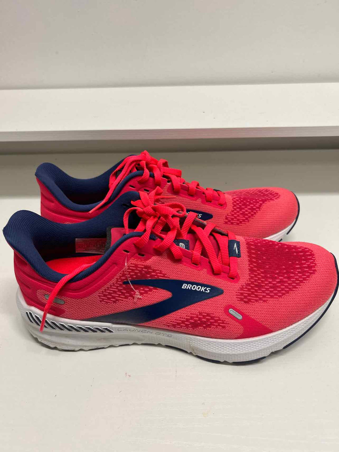 Brooks Women Size 8.5 Hot Pink & Navy Sneakers