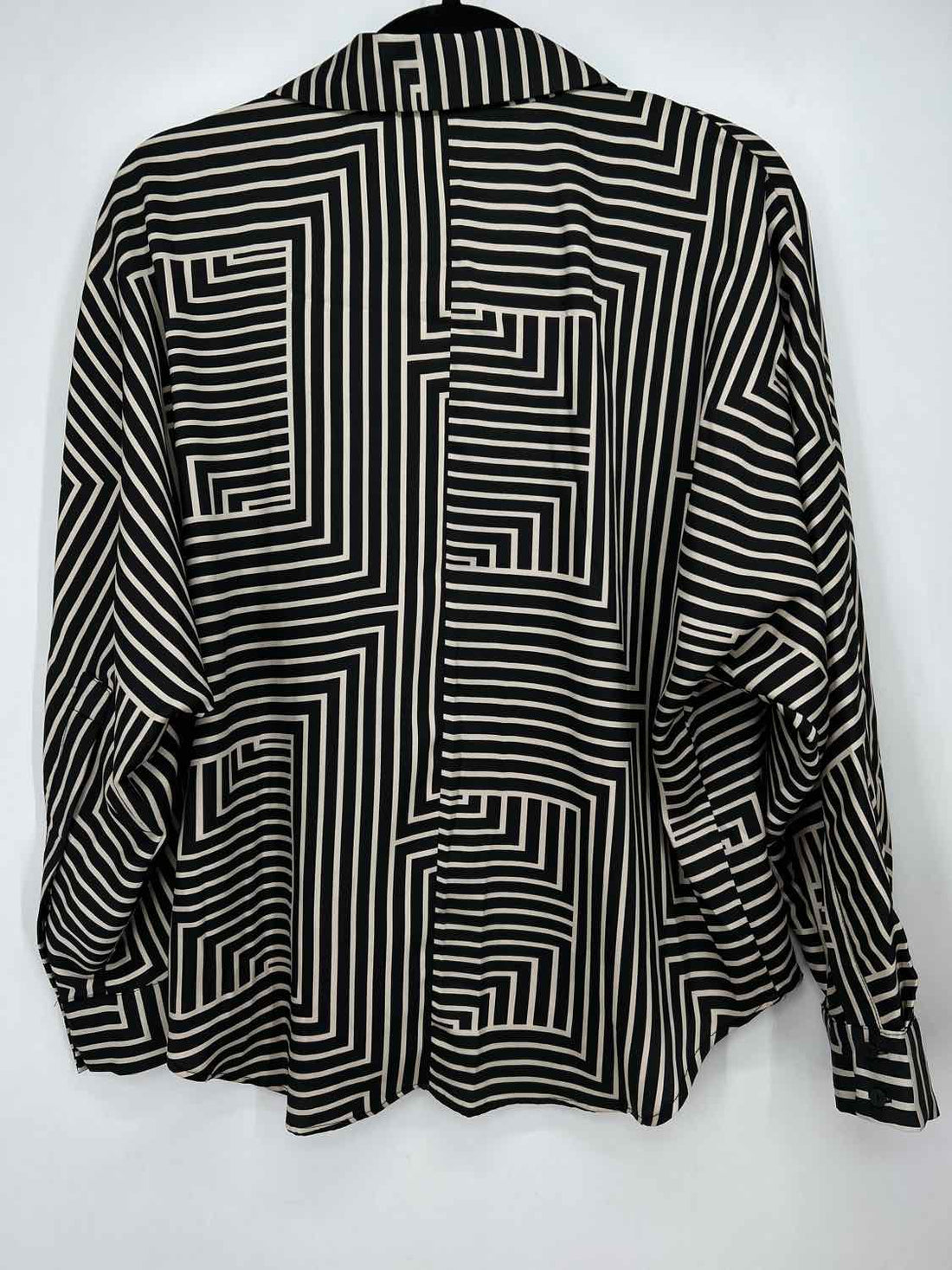 MNG Size M Black & Cream Long Sleeve
