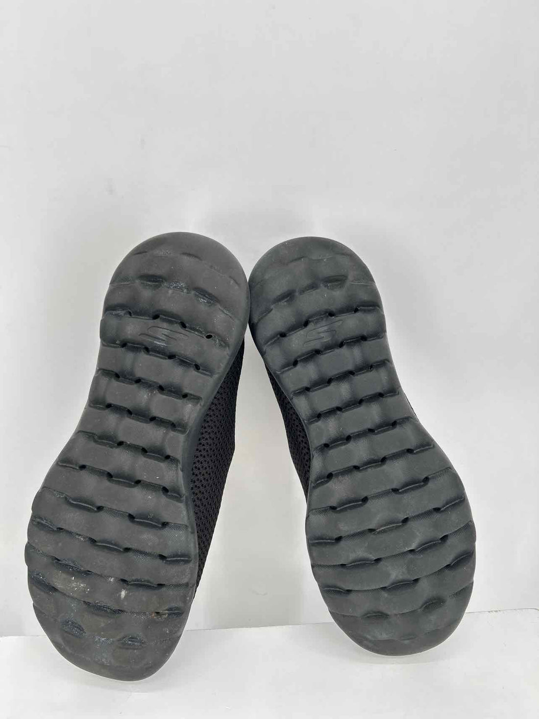 Sketchers Women Size 10 Black Sneakers