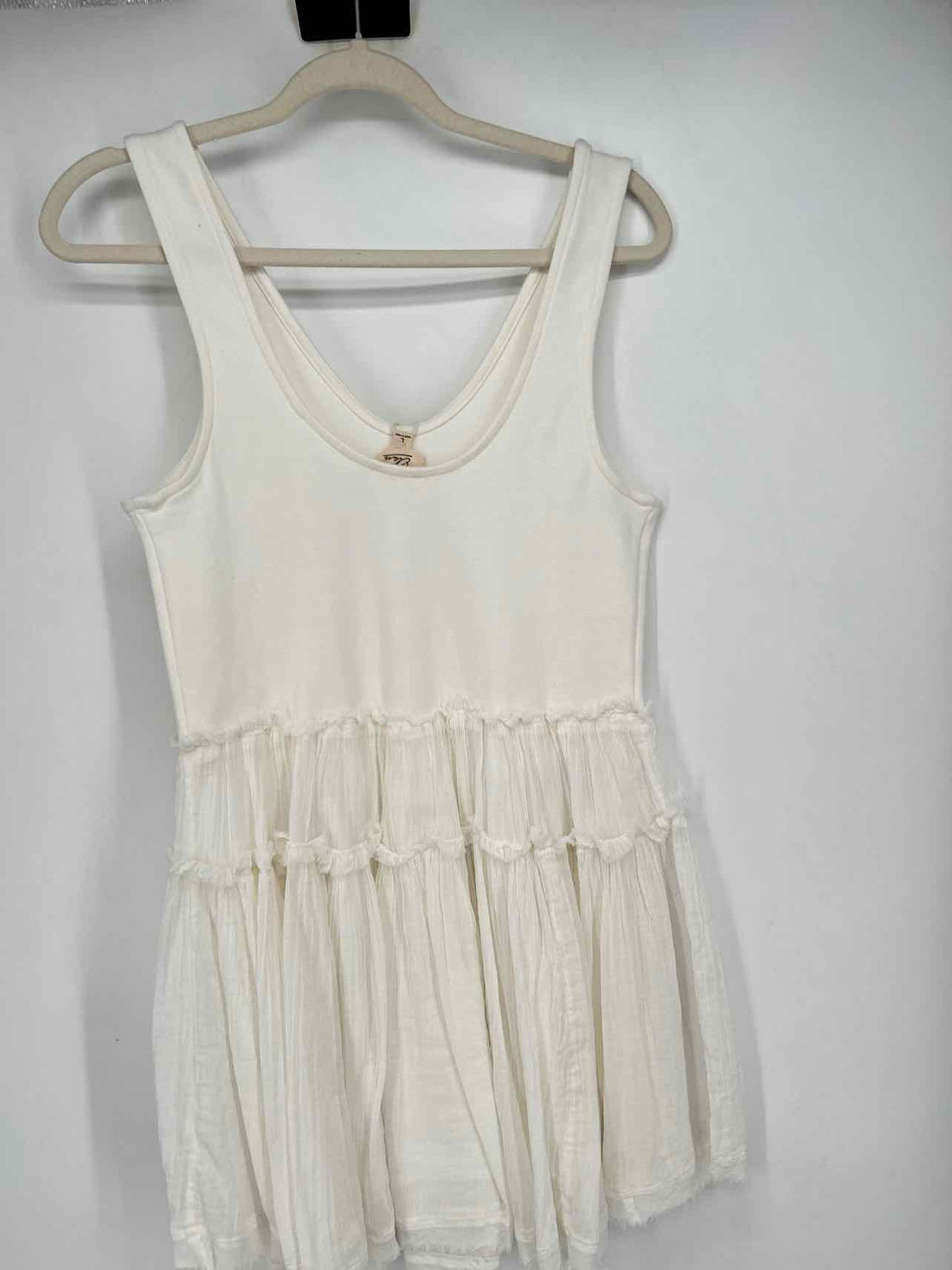 Elan Size L White NWT Dress