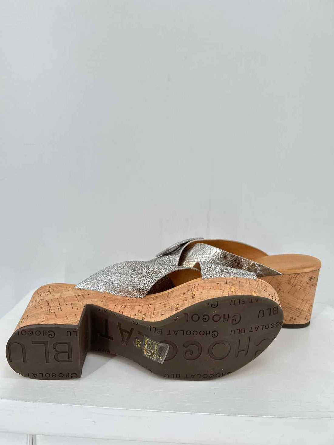 Chocolat Blu Women Size 9.5 Silver Sandals