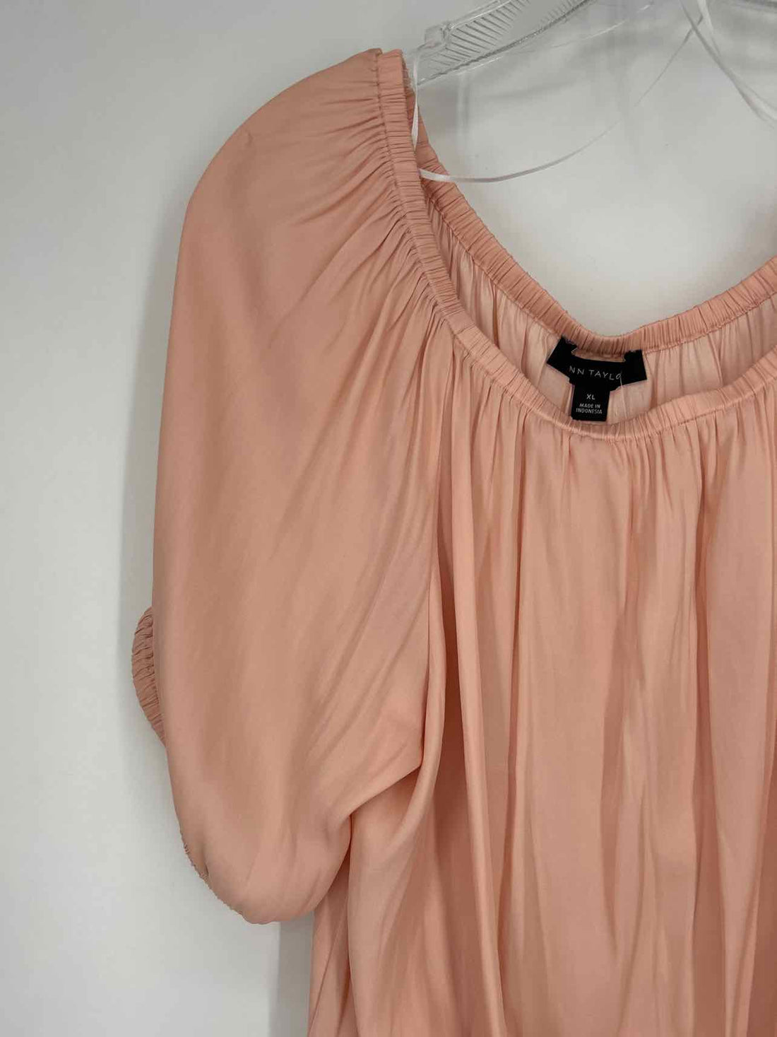 Ann Taylor Size XL Light Pink Short Sleeve