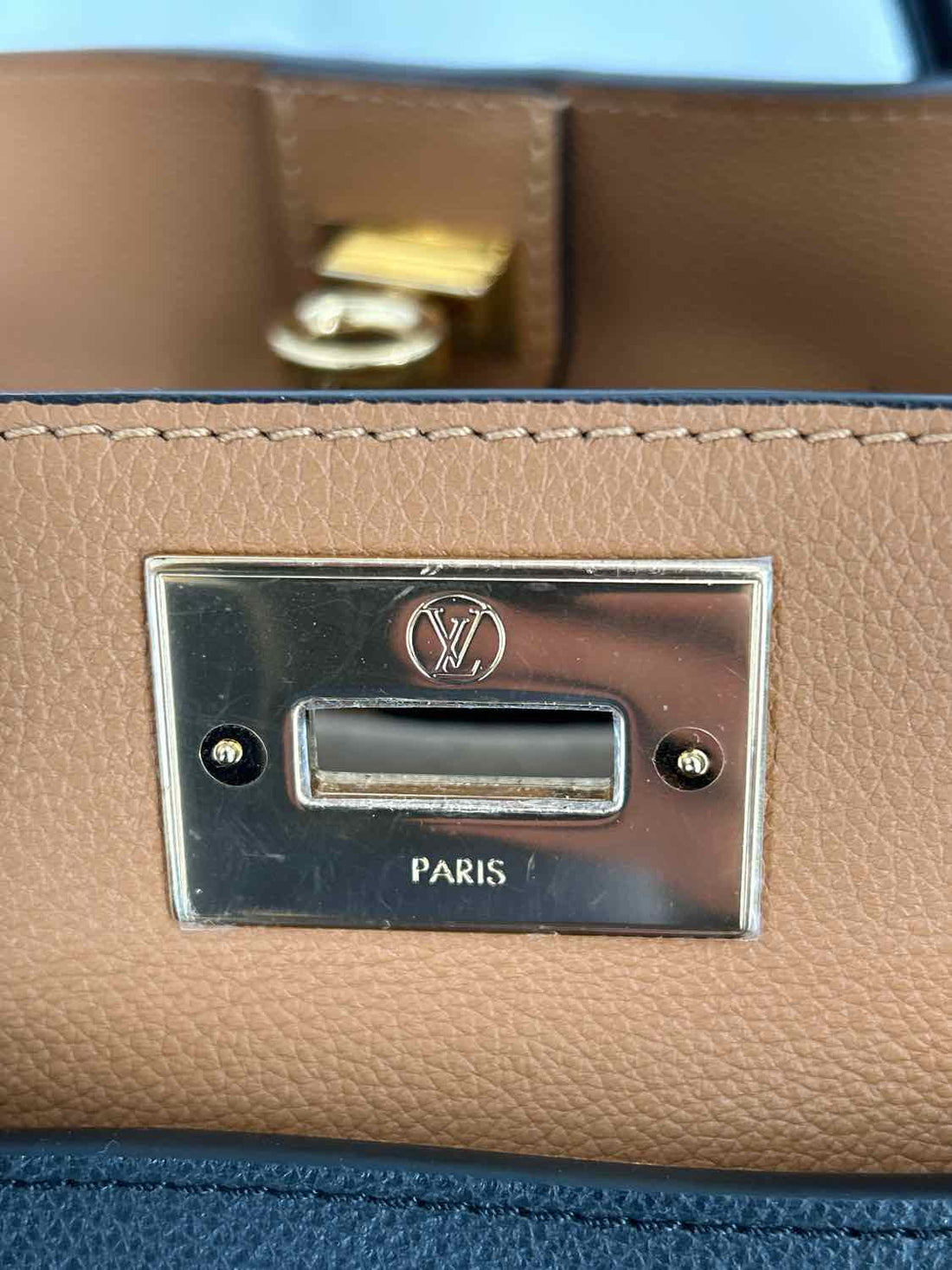 Louis Vuitton On My Side LUXURY