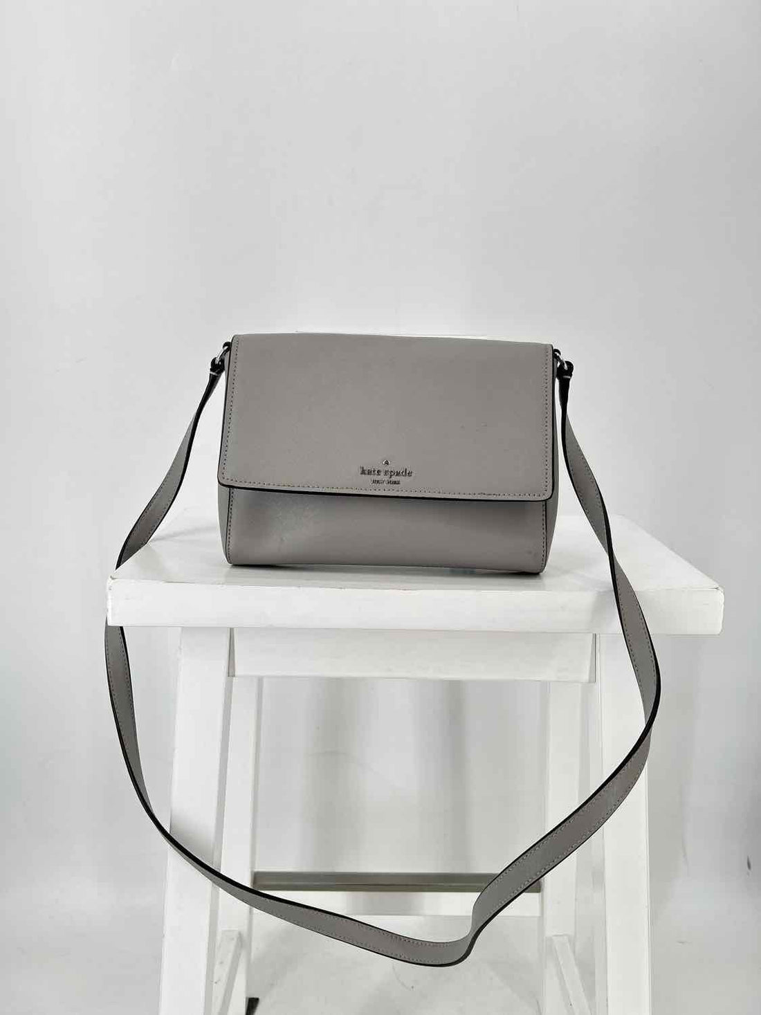 Kate Spade Gray Saffiano Leather Pre Owned Crossbody