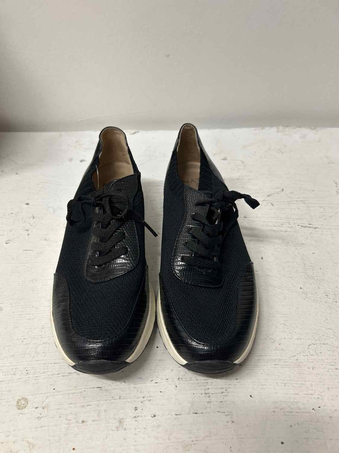Naturalizer Women Size 8 Black & White Sneakers