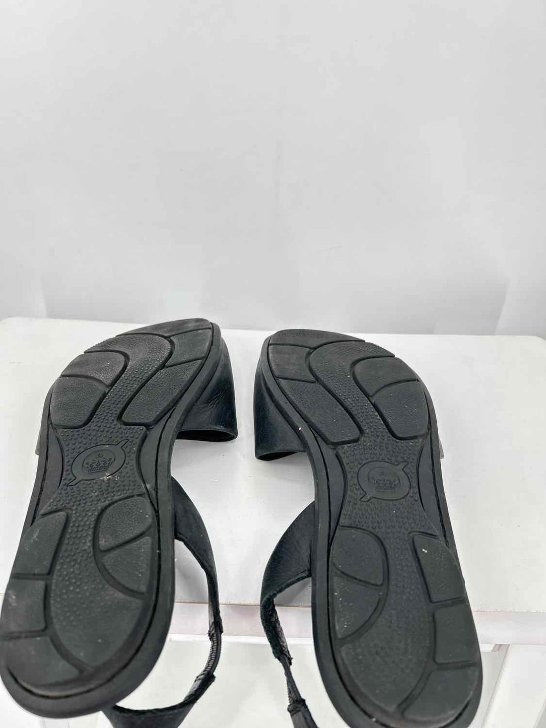 b.o.c Women Size 10 Black Genuine Leather Sandals