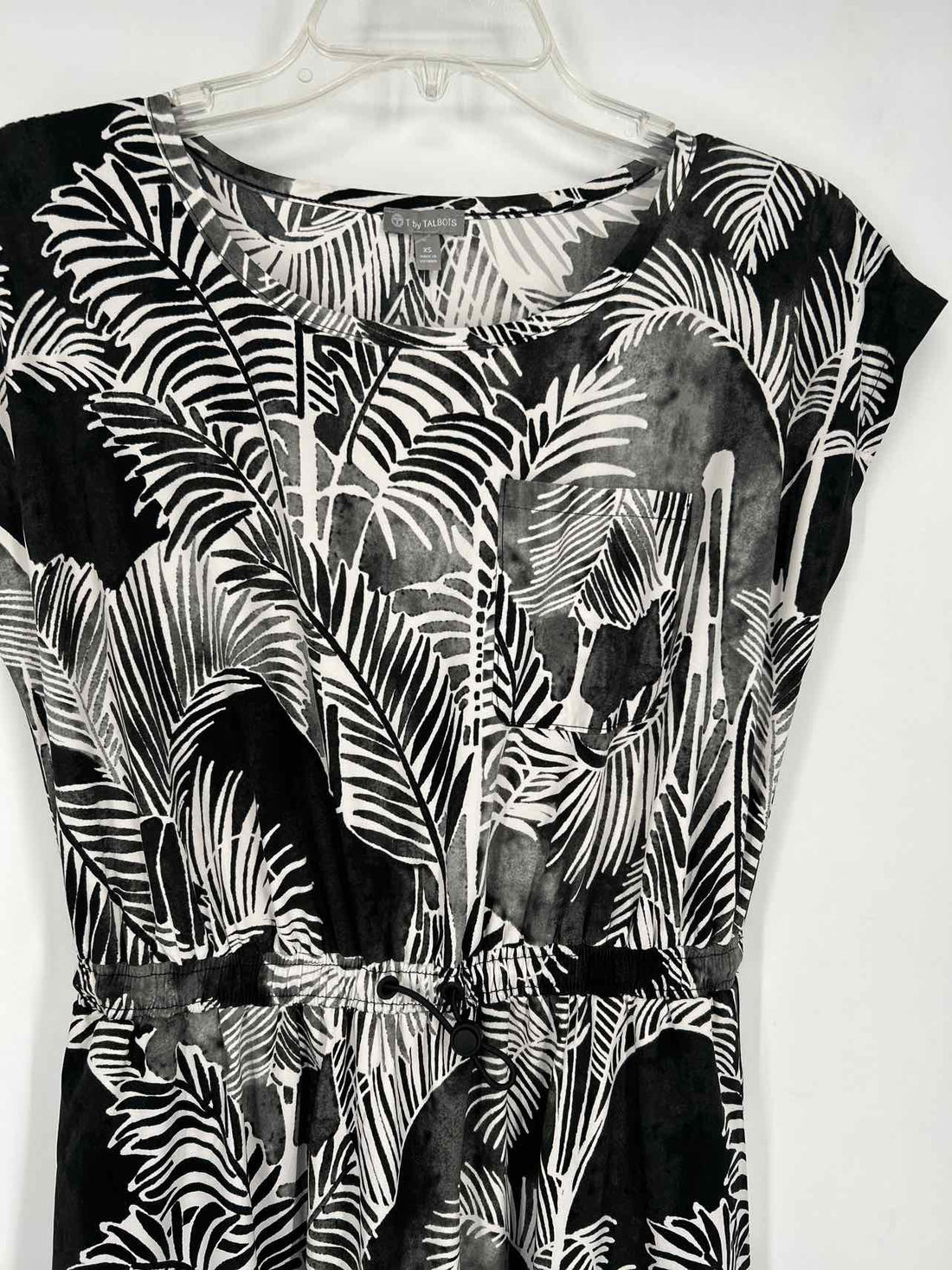 T By Talbots Size XS Black & White Short Sleeve Dress