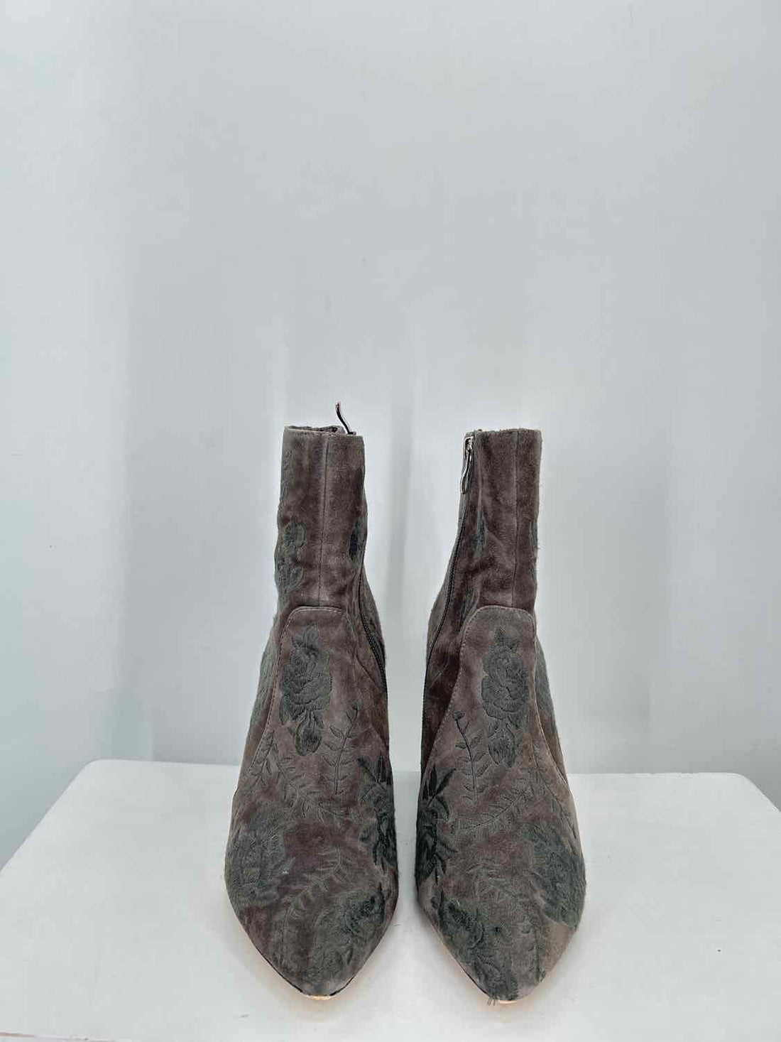 Silent D Women Size 37(6) Gray Floral Embroidered Ankle Boot