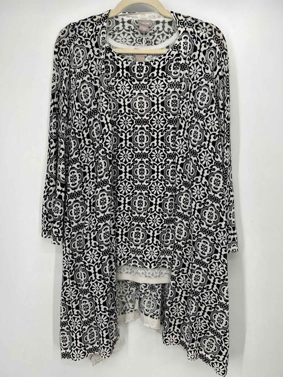 Chicos Size 3(XL) Black & White 2PC Sweater Set