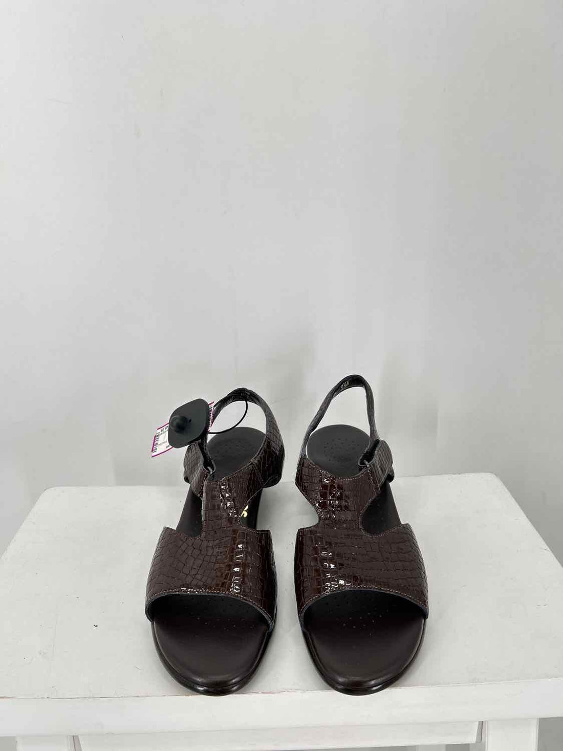 SAS Women Size 9.5 Dark Brown Sandals