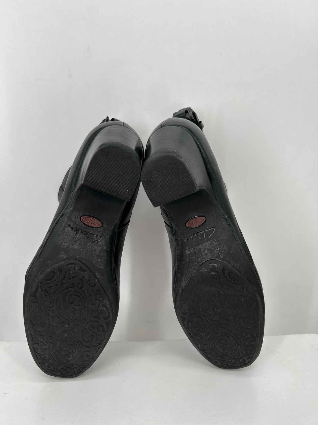 Clarks Women Size 8.5 Black Ankle Boot
