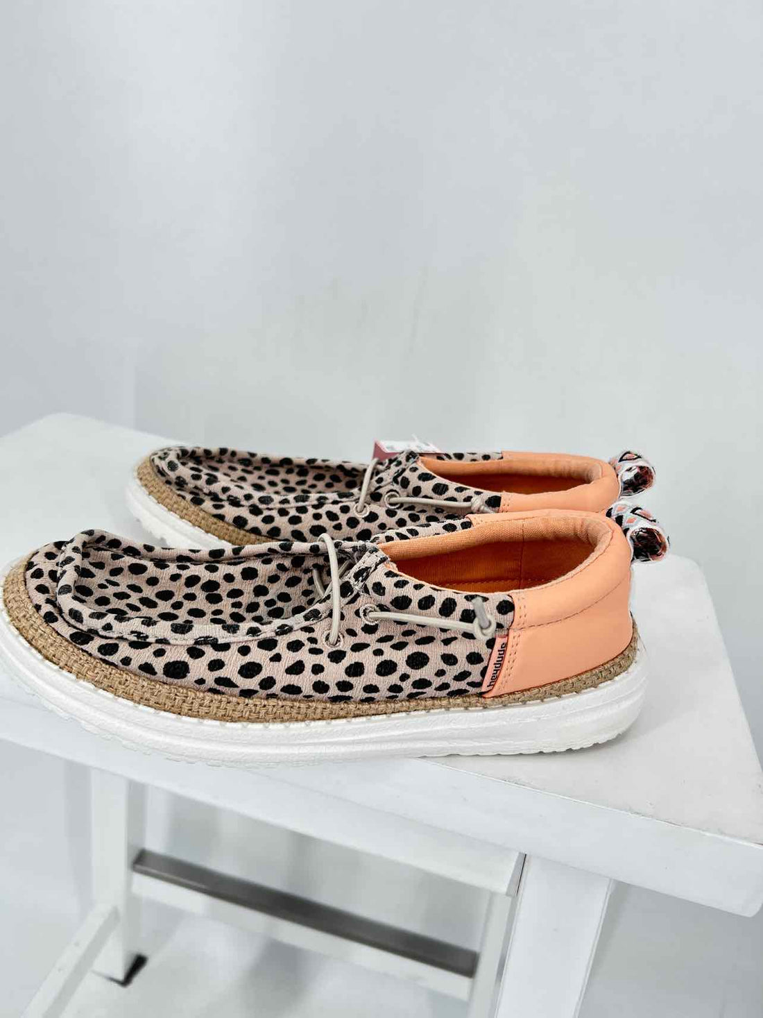 Hey Dude Women Size 6 Beige Print Sneakers