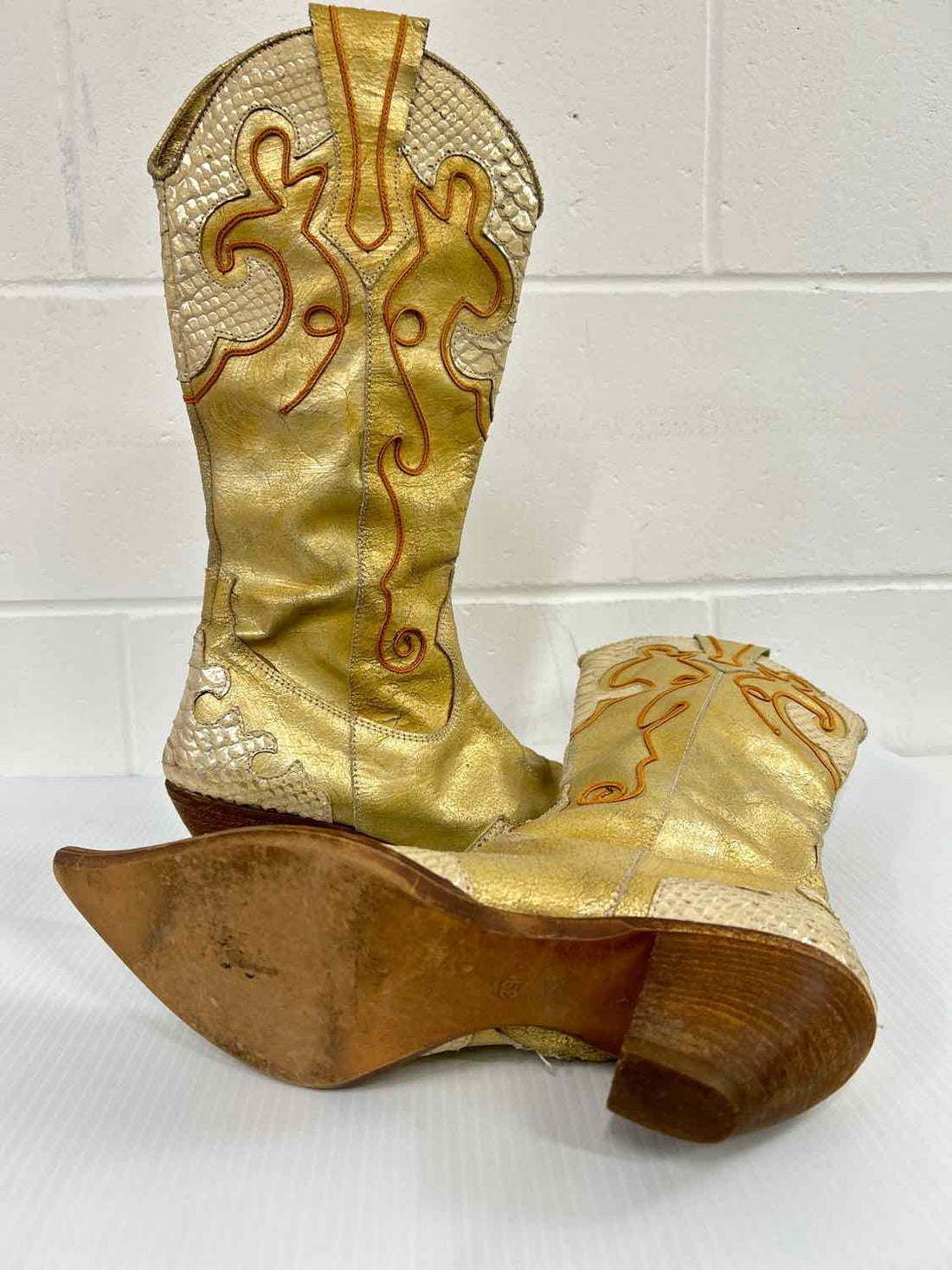 Women Size 39 Gold Vintage Cowboy Boot