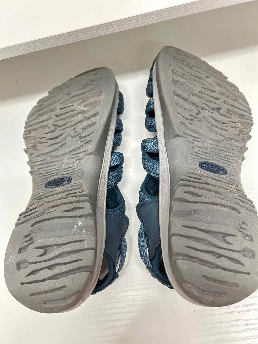 Keen Women Size 7.5 Blue Sandals