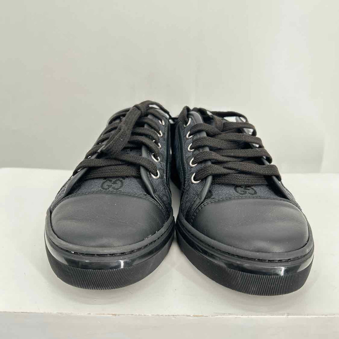 Gucci GG Women Size 37 Black Pre Owned Canvas & Leather LUXURY