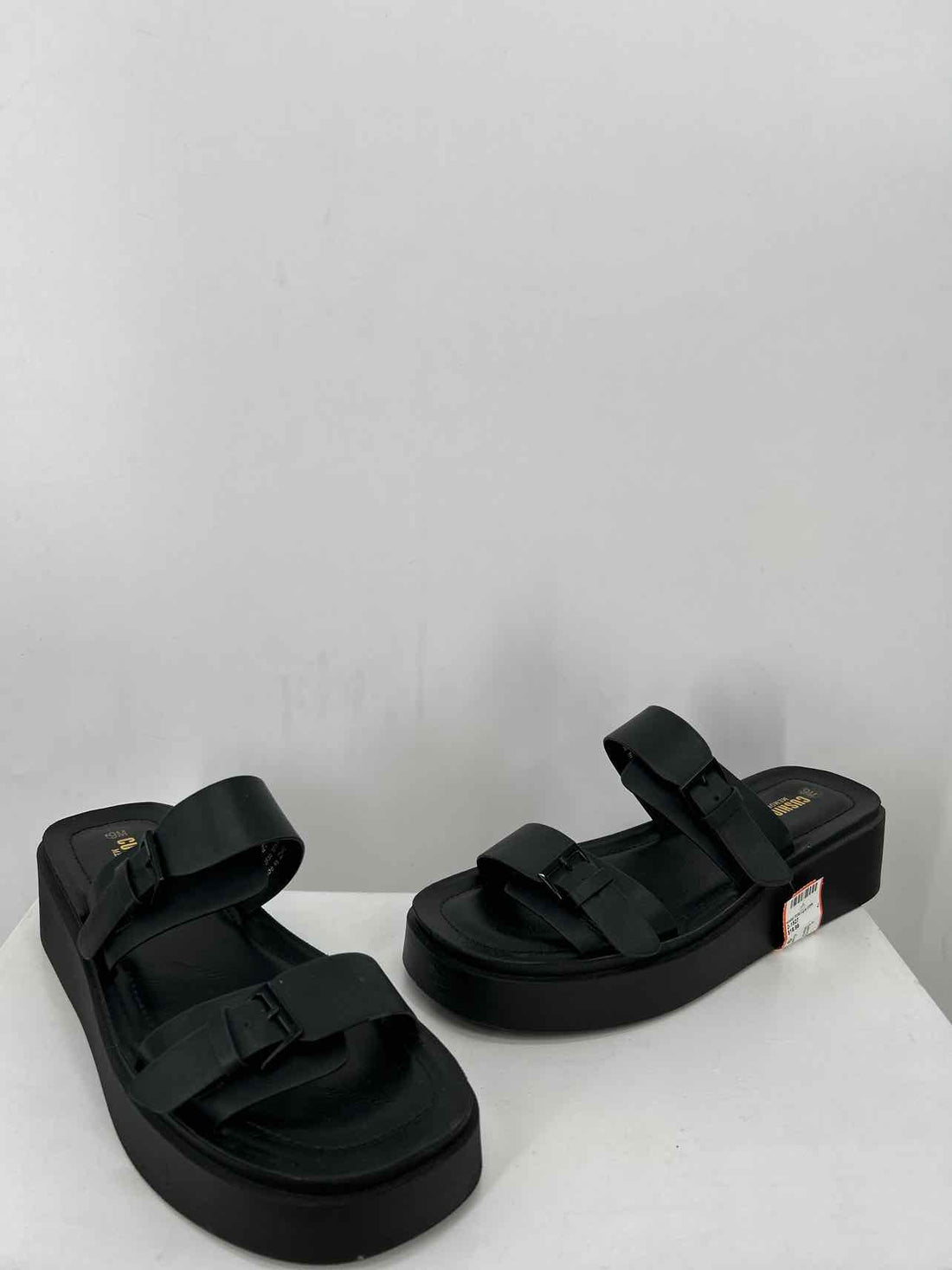 Cushionaire Women Size 9 Black Sandals