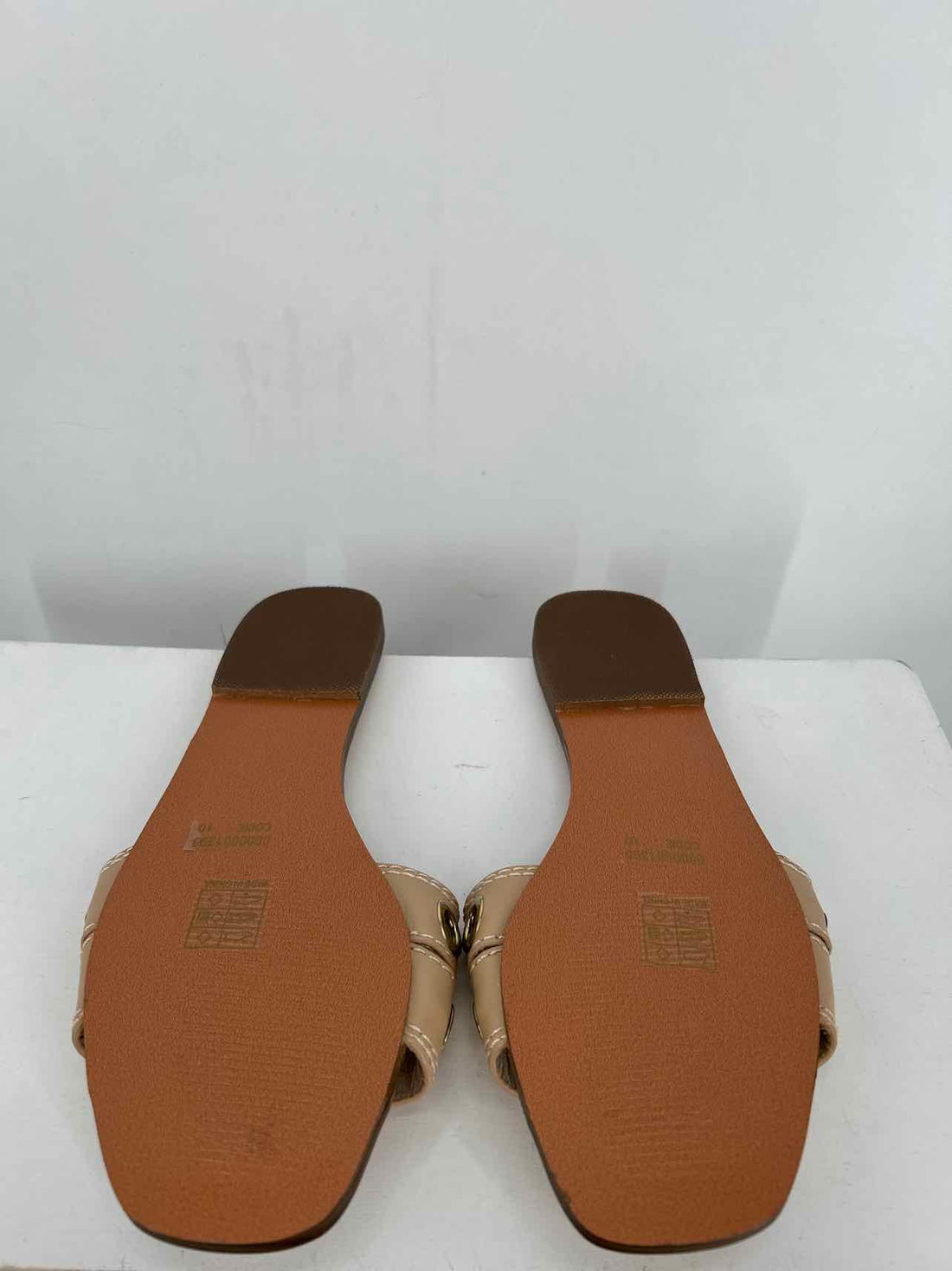 Shu Shop Women Size 10 Beige New Slides